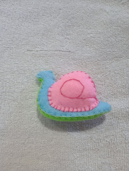 Snail under-the-sea guy crystal: pink coral